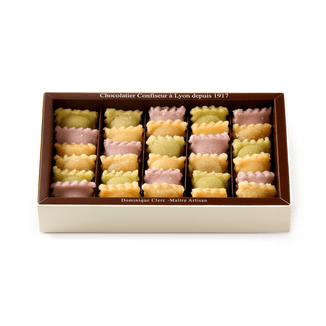 Dentelles de Lyon Box of 35 pieces Dentelles de Lyon Box of 35 pieces