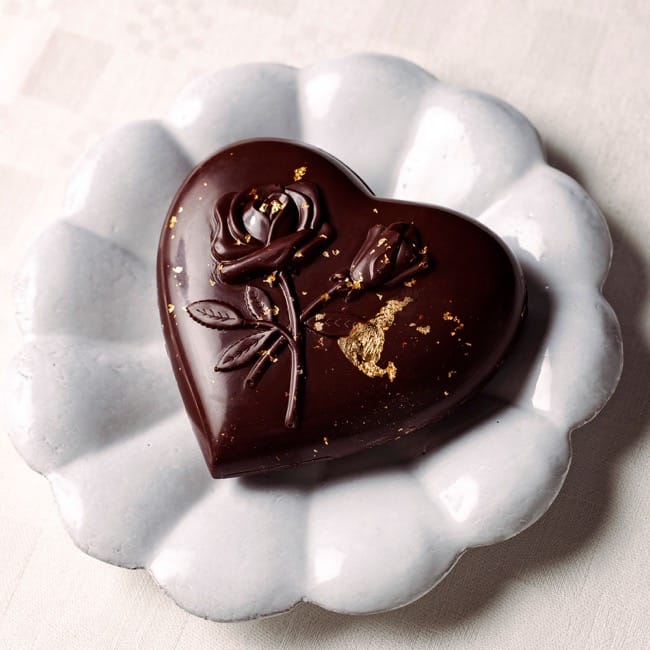 Gianduja Dark Chocolate Heart Coffret Gianduja Dark Chocolate Heart Coffret