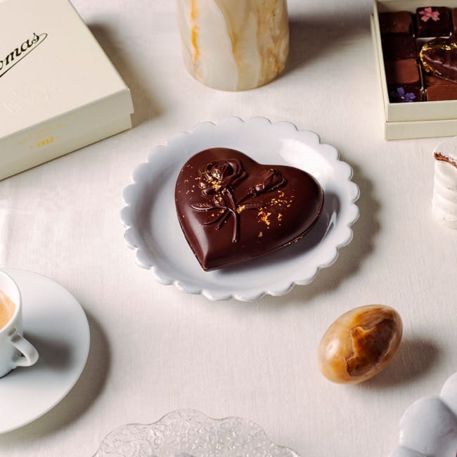 Gianduja Dark Chocolate Heart Coffret Gianduja Dark Chocolate Heart Coffret