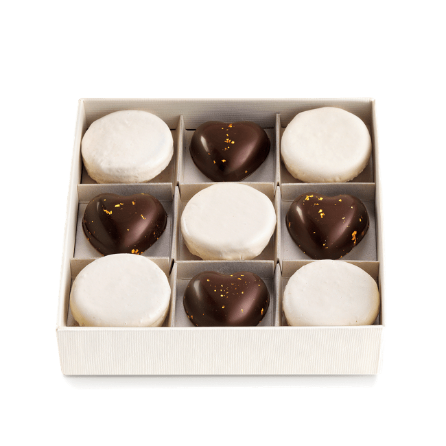 Assortment Palets de Fourvière® & Gold Glitter Heart Box of 18 pieces Assortment Palets de Fourvière® & Gold Glitter Heart Box of 18 pieces