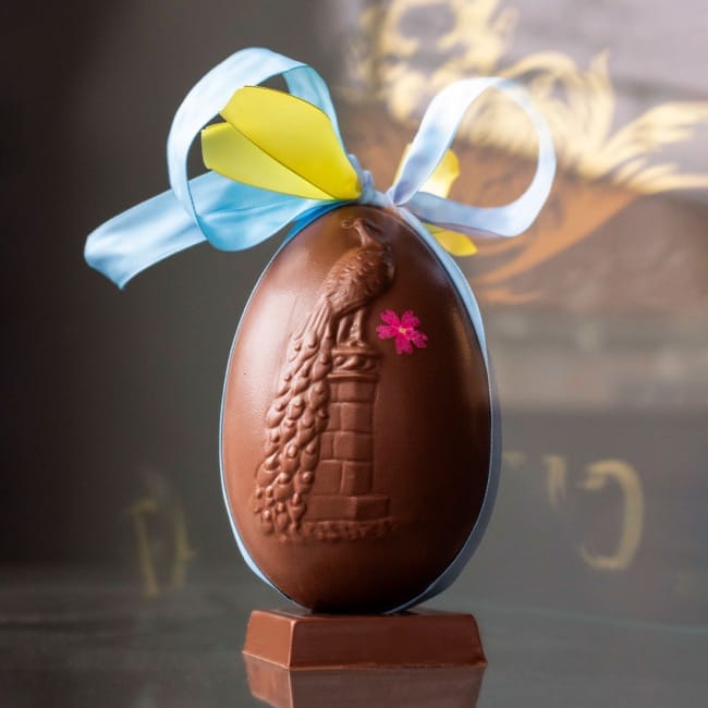 Easter Egg Paon, Milk 15cm, Side Filling Easter Egg Paon, Milk 15cm, Side Filling